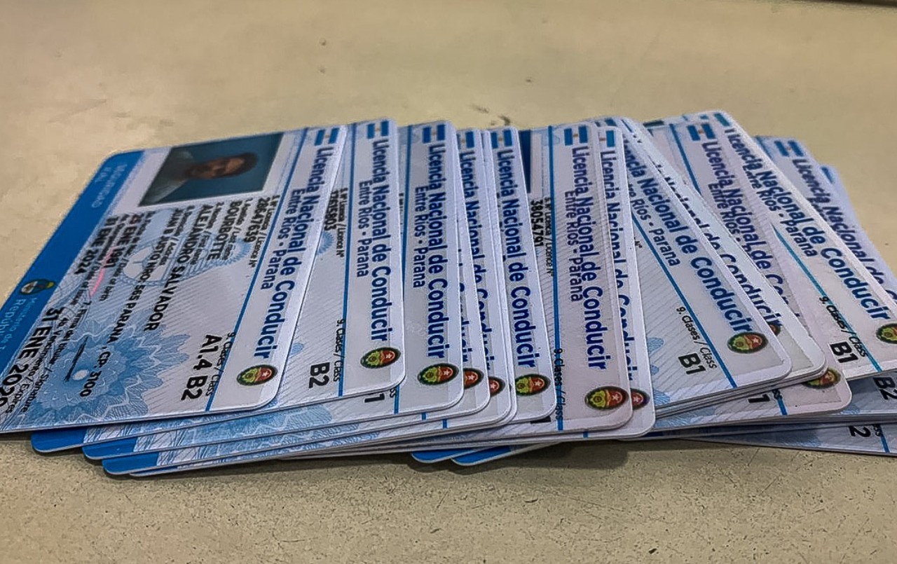 Detuvieron a un trabajador municipal acusado de vender licencias de conducir irregulares en Córdoba | Córdoba