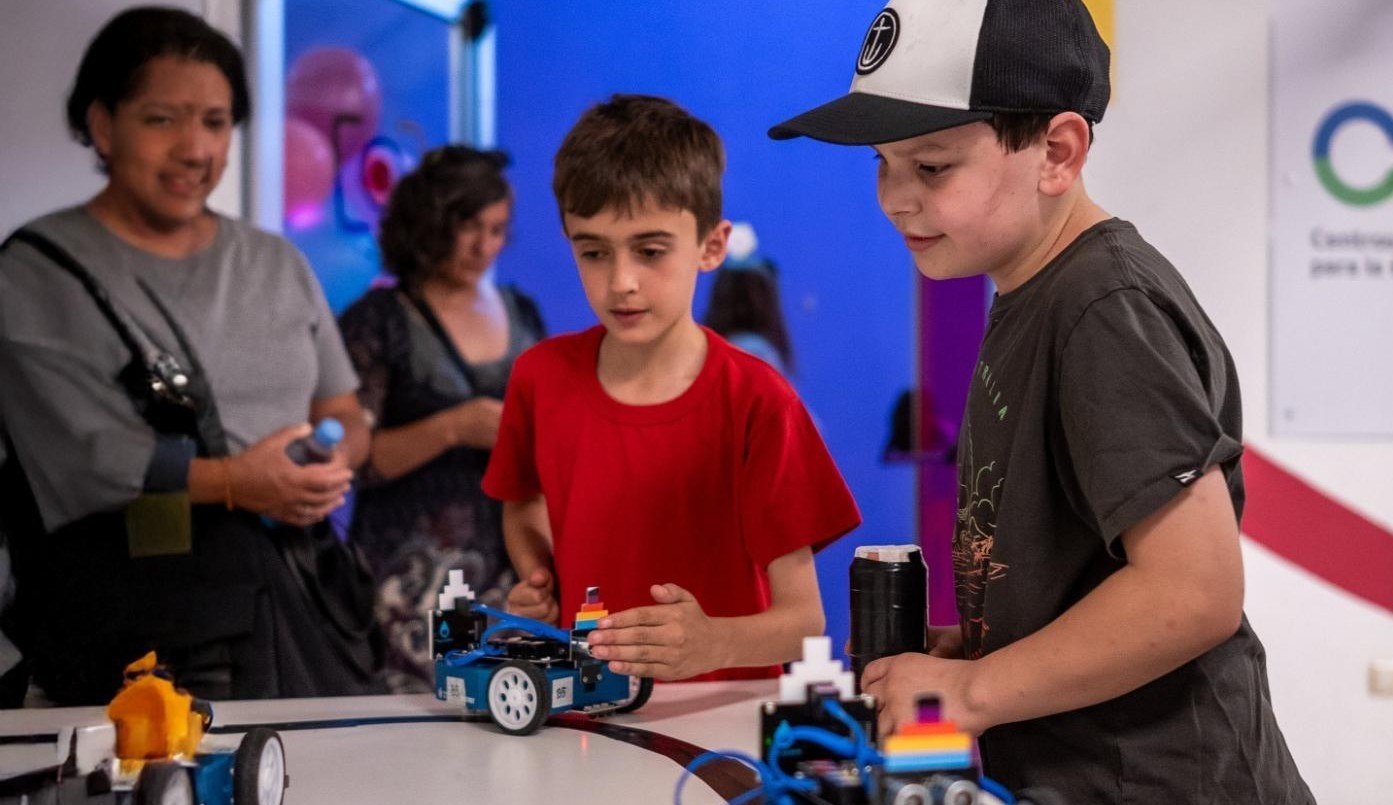 Convocan a instituciones educativas a desarrollar proyectos curriculares en las Tecnotecas municipales | Córdoba