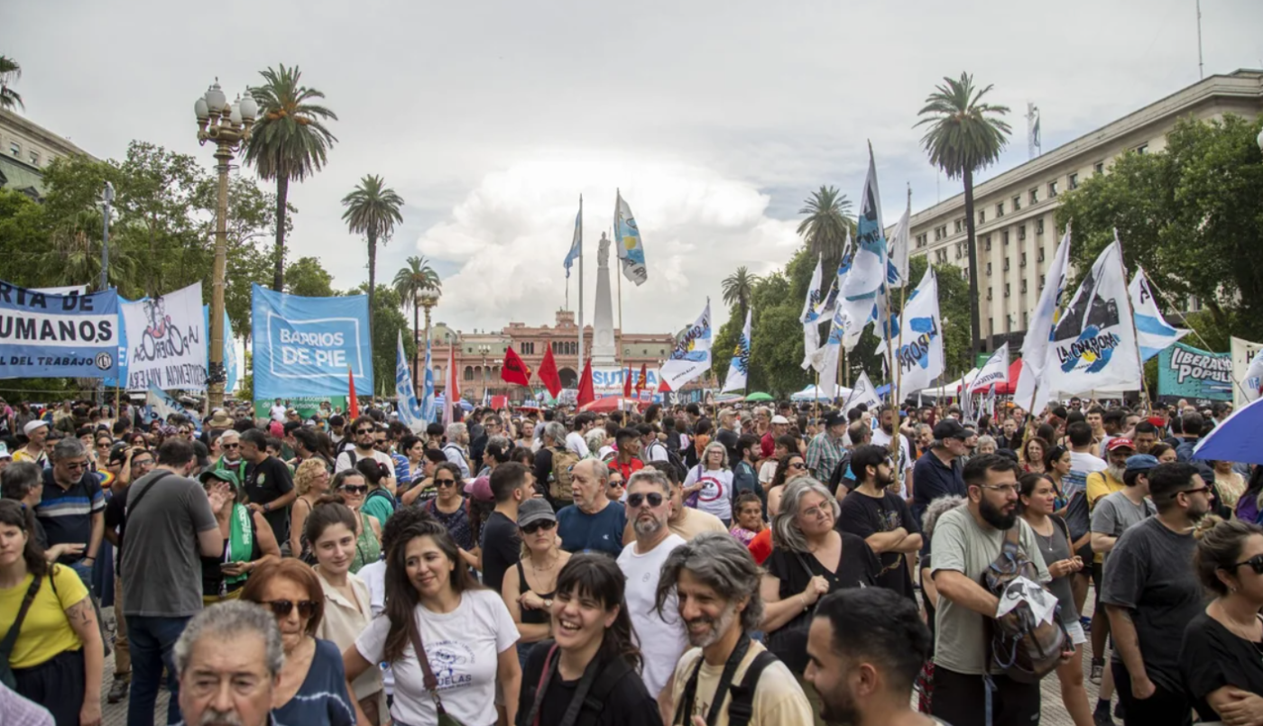 Marcha de la CGT contra la reforma laboral de Milei, y amenaza con un paro nacional | Política y economía