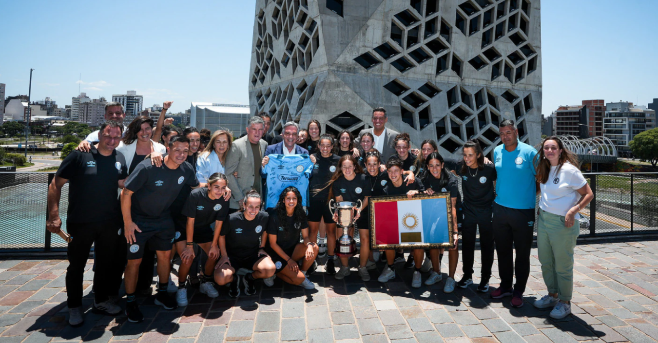 Reconocimientos oficiales para las Piratas: el plantel bicampeón fue homenajeado en Córdoba | Deportes
