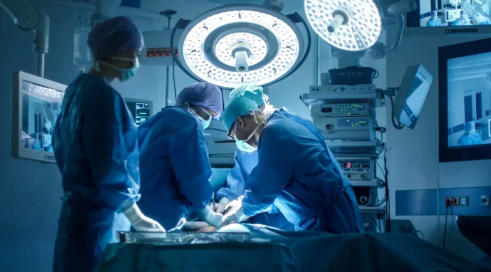 El Gobierno agiliza la importación de equipamiento médico usado para clínicas y hospitales | Actualidad