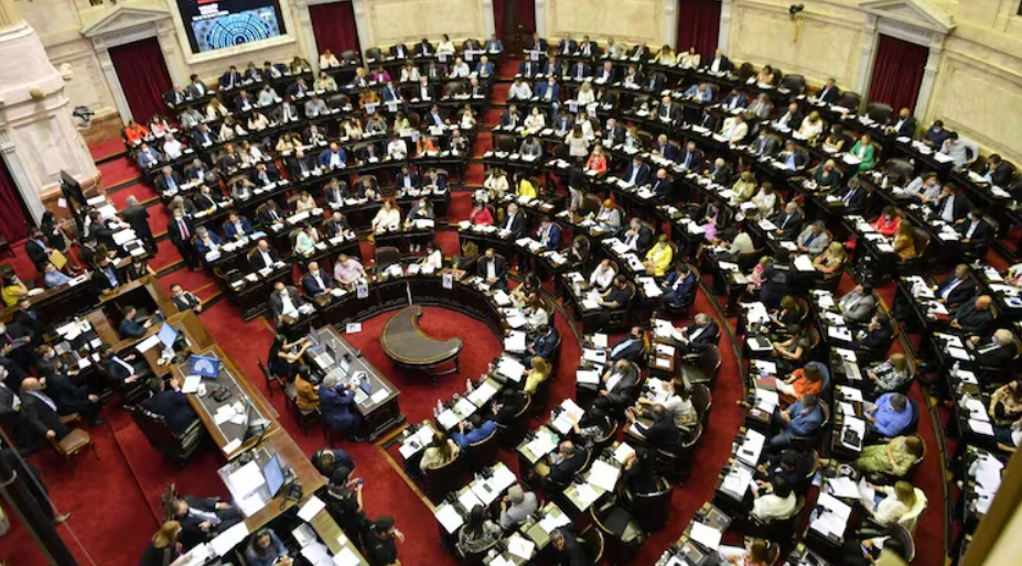 La Cámara de Diputados debate la reforma laboral en medio de protestas y paro de la CGT | Política y economía