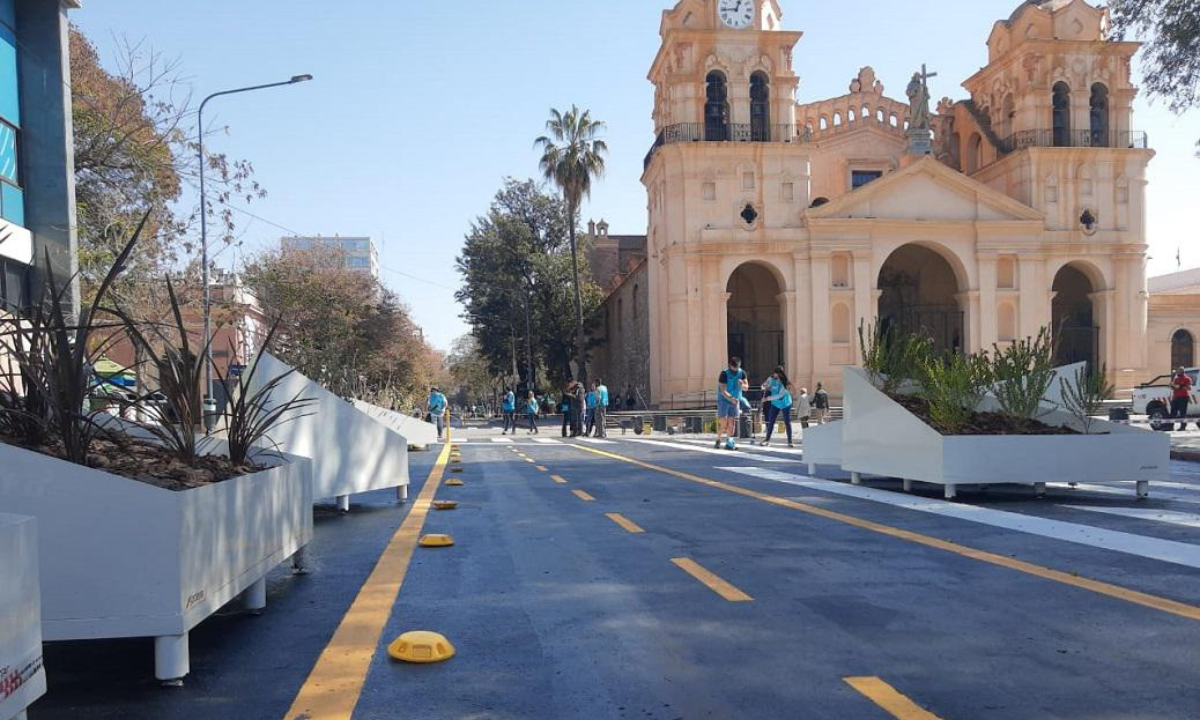 Clima en Córdoba hoy: viernes caluroso con máxima de 36° y nubosidad variable | Córdoba