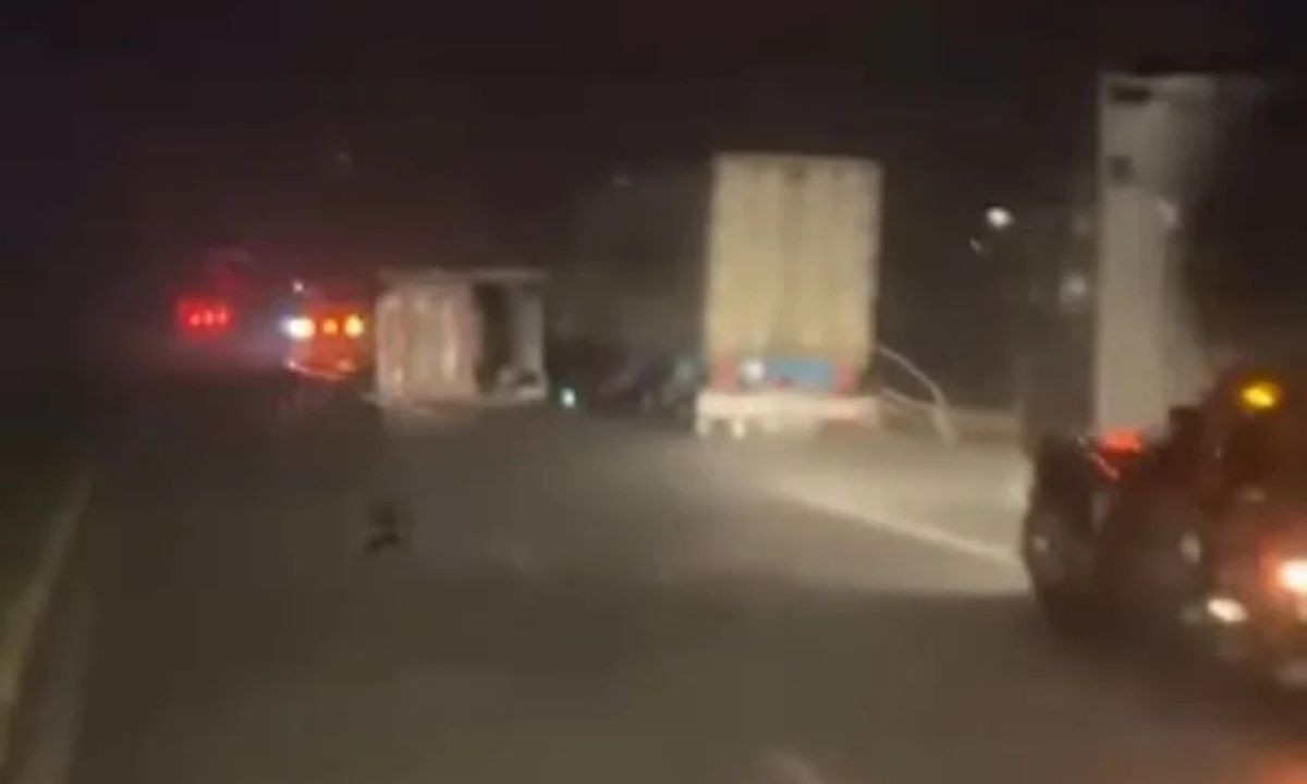 El viento volcó más de 10 camiones en la autopista Córdoba-Rosario | Córdoba