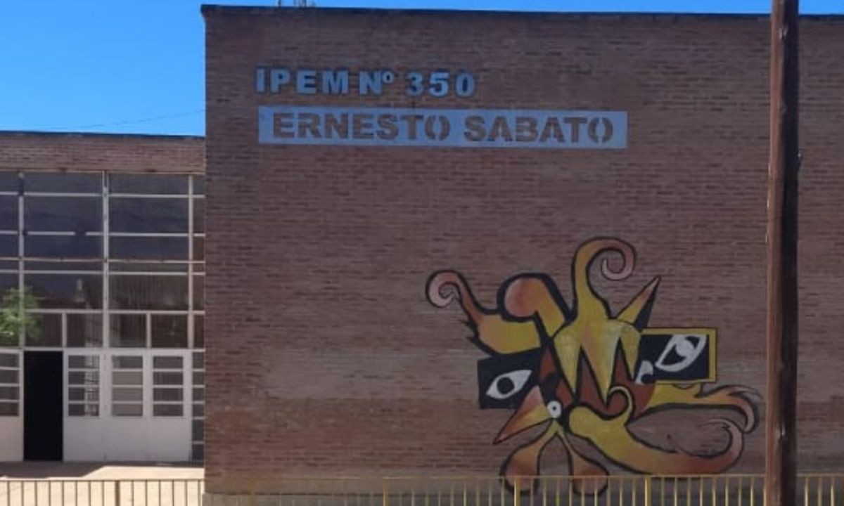 Estallido en el IPEM 350 de Villa Allende: dos alumnos heridos por un petardo | Córdoba