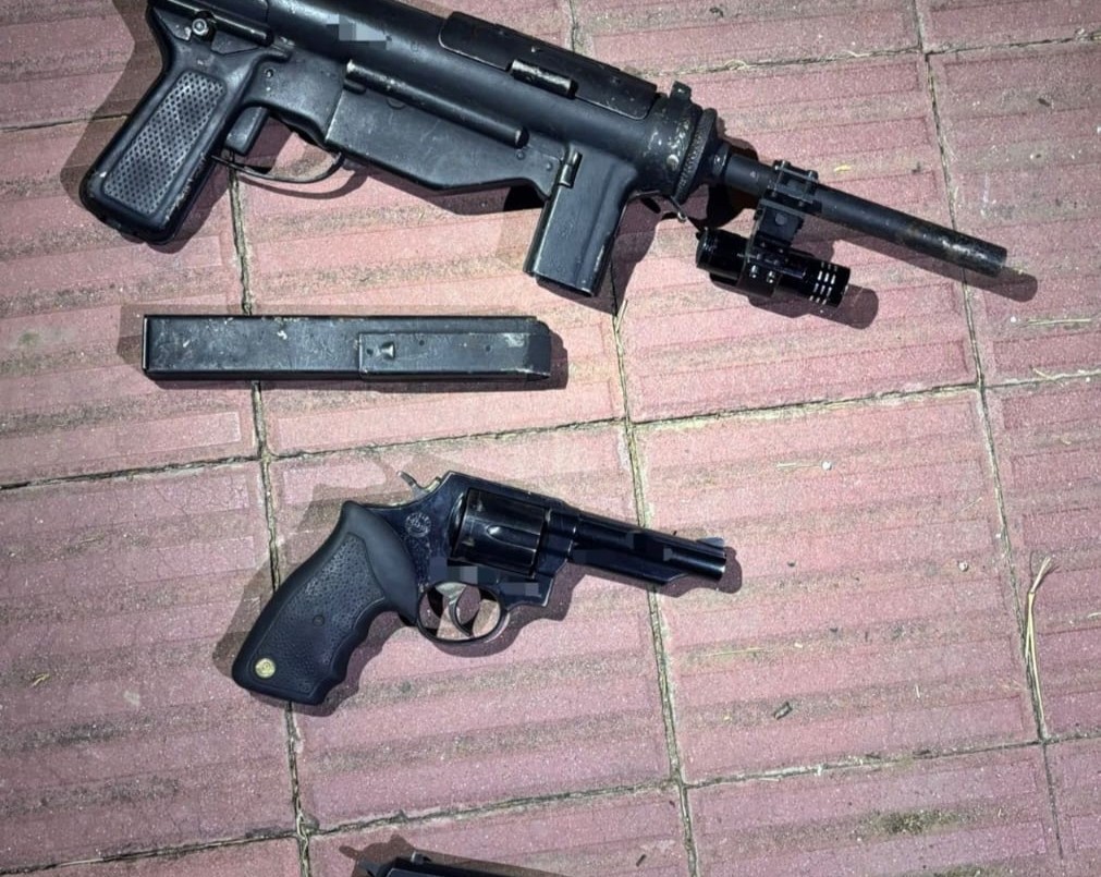 Huyó de la Policía y abandonó una mochila con armas de distinto calibre durante un operativo | Córdoba