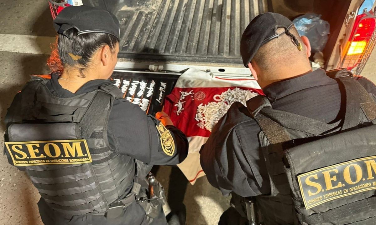 Un megaoperativo en cuatro barrios terminó con tres detenidos y droga millonaria | Córdoba