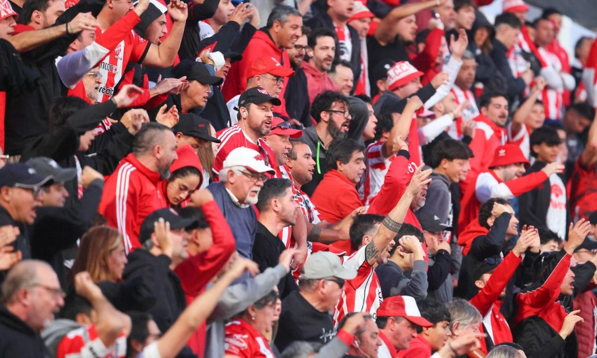 Milagro en la cancha de Instituto: reanimaron a una mujer que sufrió un paro | Córdoba