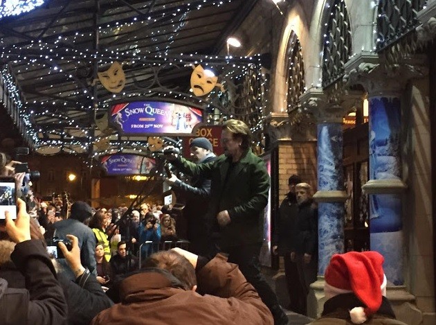 Bono y The Edge se convirtieron en músicos callejeros en Dublín | Espectáculos