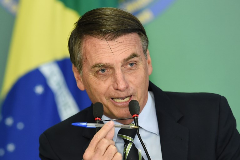"Como presidente voy a usar esta arma": por decreto, Bolsonaro flexibilizó su uso | Internacionales
