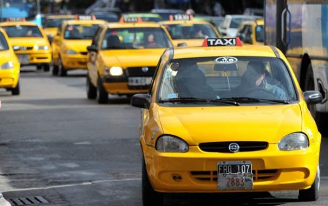 Taxistas se movilizan en contra del sorteo de chapas | Actualidad