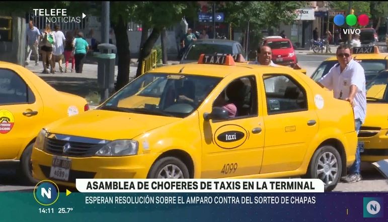 Taxistas de asamblea en contra del sorteo de chapas | Córdoba
