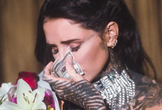 Estalló la polémica en las redes por una foto de Cande Tinelli limpiándose la nariz con 100 dólares | Espectáculos