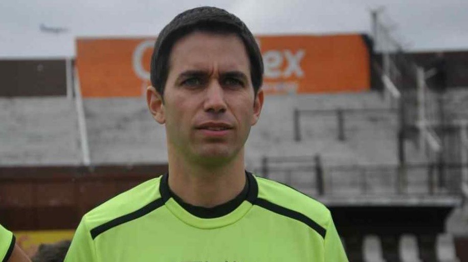 Abuso de menores: volvieron a detener al árbitro Bustos cuando quería encontrarse con futbolistas juveniles | Actualidad