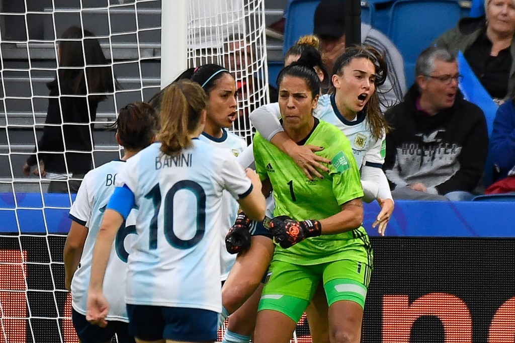 Mundial de fútbol femenino: la selección argentina enfrenta a Escocia, en una cita con la historia | Deportes