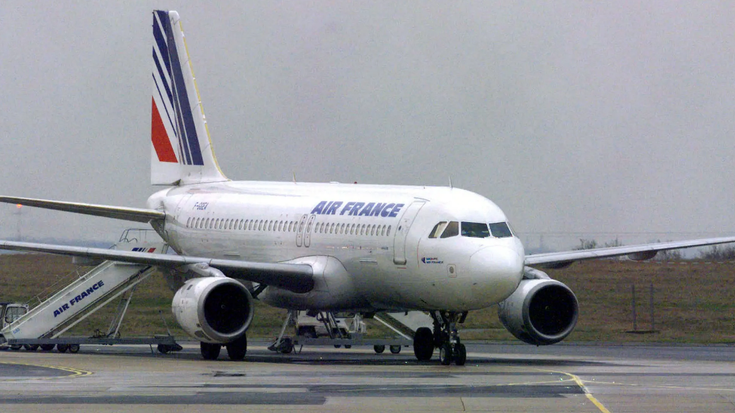 Amenaza de bomba en un avión que iba a despegar en Ezeiza | Actualidad