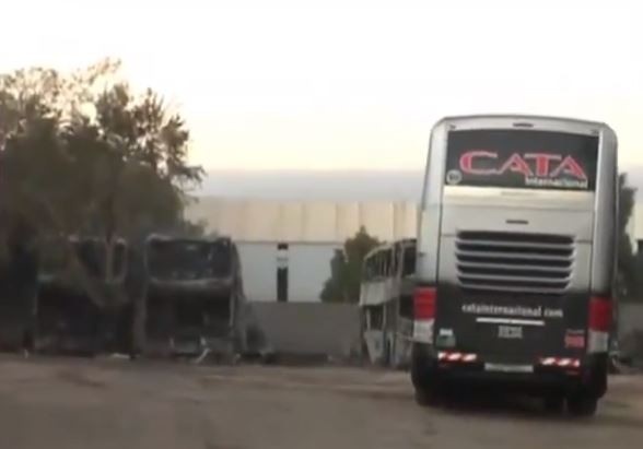 Cinco colectivos quemados en barrio El Gateado | Actualidad