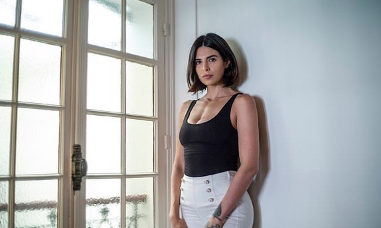 El calvario de Negzzia: tuvo que huir de Irán por posar desnuda y ahora vive en las calles de París | Espectáculos