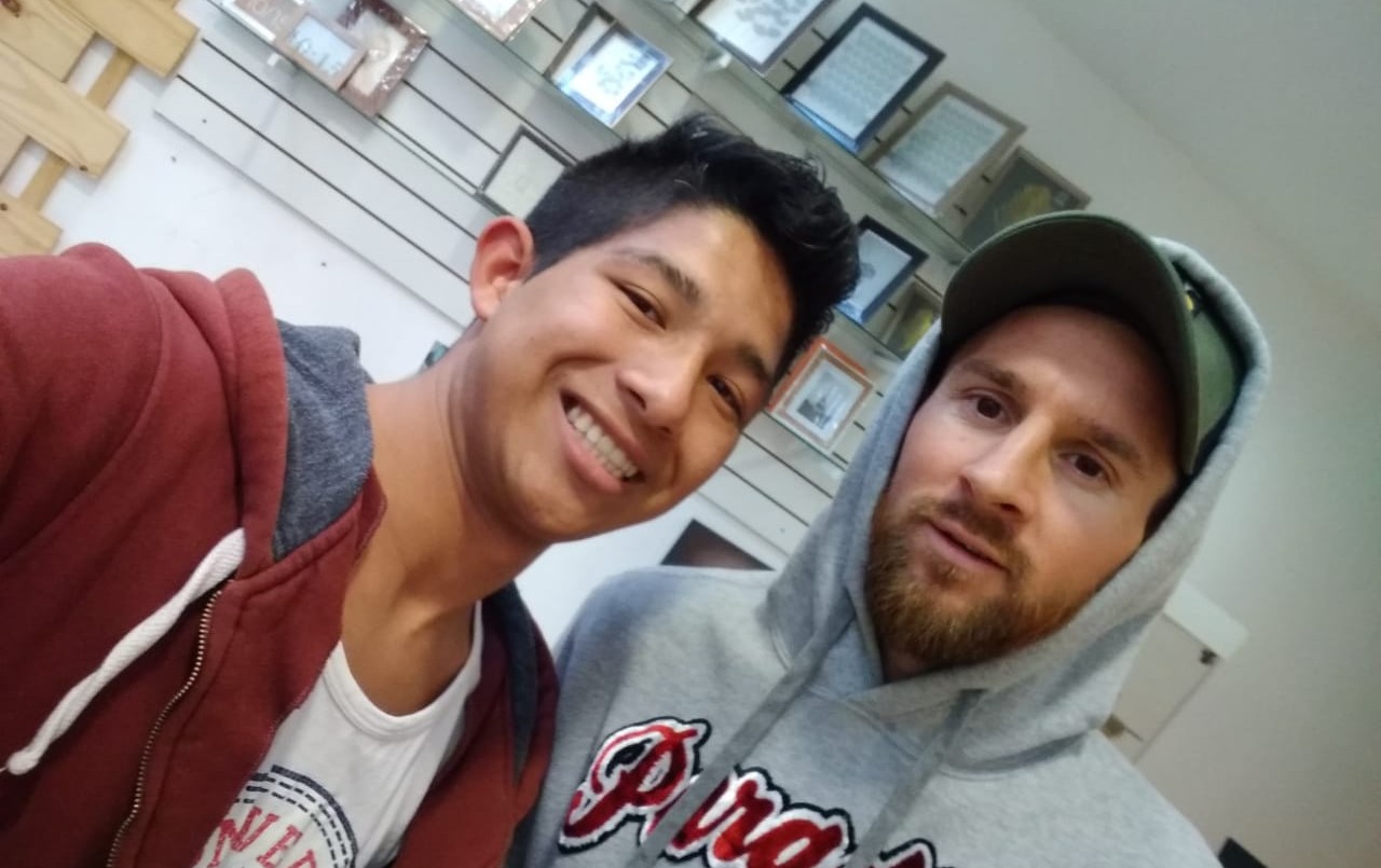 Tras la Copa América, Messi fue a sacarse una foto carnet y revolucionó un shopping rosarino | Deportes
