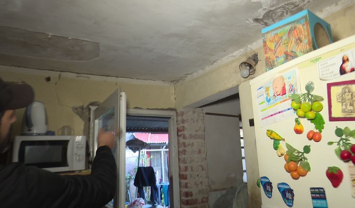 Por riesgo de derrumbe, intiman a desalojar 16 casas y un colegio en Villa El Libertador | Córdoba