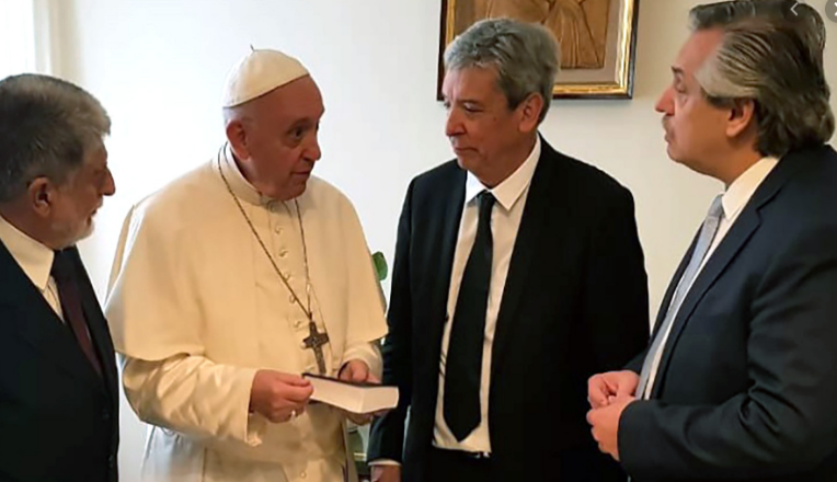 El Financial Times dice que el Papa alentó la reconciliación de Alberto Fernández con Cristina | Actualidad