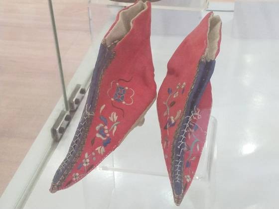 ¿Qué esconden estos zapatos exhibidos en un museo de México? | Curiosidades