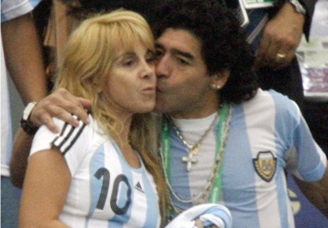 Maradona vs. Claudia: el duro posteo de Diego tras el allanamiento a la casa de Segurola y La Habana | Actualidad