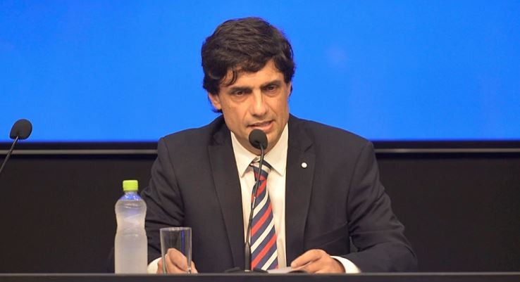 Lacunza: "Son medidas incómodas, no de un país normal, pero el barco tiene que llegar al muelle" | Economía