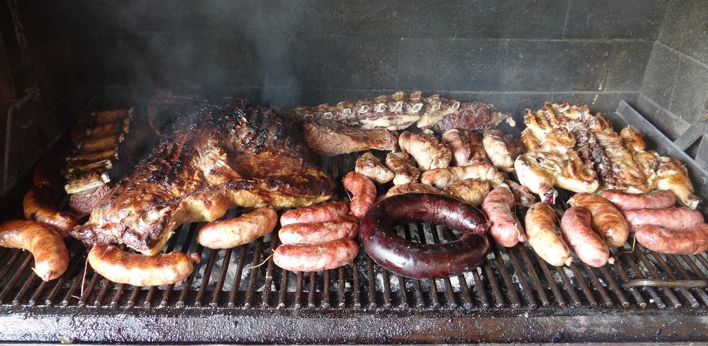 Una vegana denunció a su vecino por el olor a asado: ahora, convocan a una parrillada frente a su casa como venganza | Curiosidades