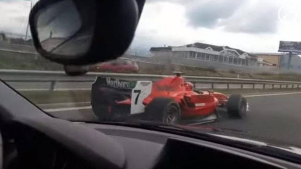 Enigma: una Ferrari de Fórmula 1 apareció corriendo en una autopista | Deportes