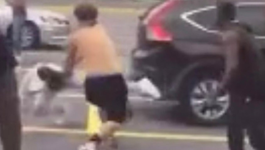 Mataron a un adolescente a puñaladas: más de 50 compañeros grabaron la escena sin ayudar | Actualidad