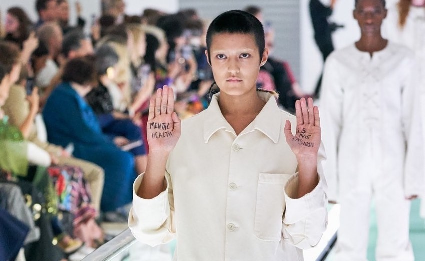 Una modelo se reveló en el desfile de Gucci en la Semana de la Moda de Milán | Internacionales