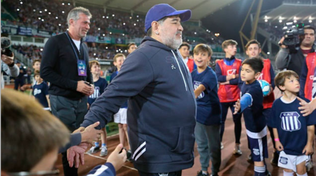 Video: mirá el emotivo recibimiento a Maradona en el Kempes | Deportes