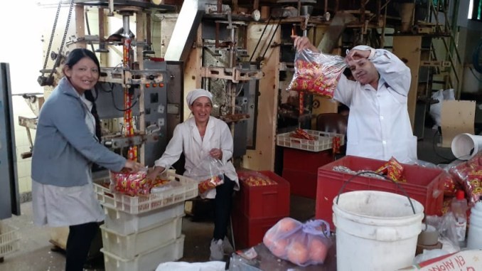 Vuelve a producir la fábrica de las golosinas "Mielcita" y "Naranjú" | Actualidad