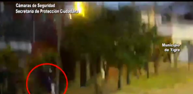 Video: brutal paliza de un hombre a una mujer en la calle | Actualidad