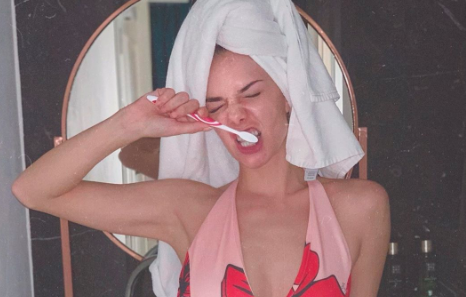 Las fotos de Julieta Nair Calvo sin bombacha por las calles de París | Espectáculos