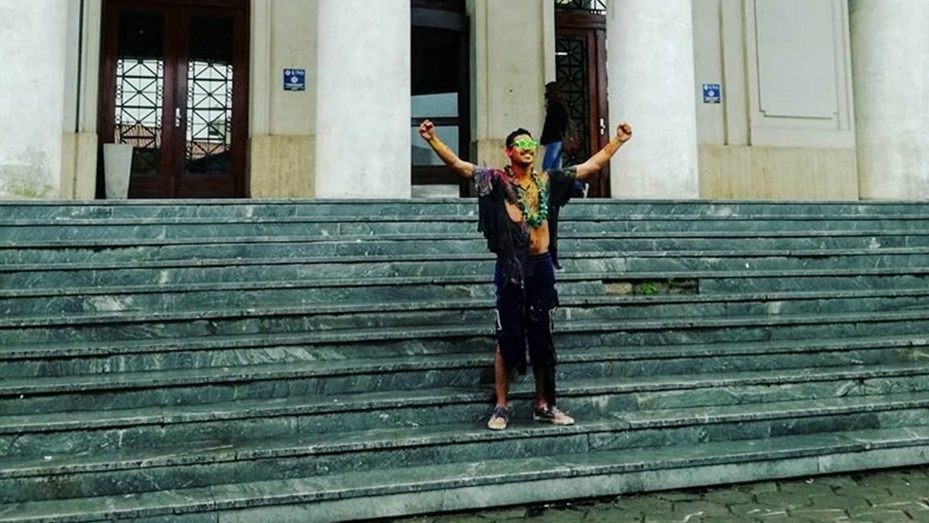 El joven estudiante que conmovió en las redes sociales con su carta, recibió su título de licenciado en Química | Actualidad