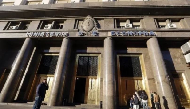 Controlarán las actividades económicas anteriores y posteriores de quienes ocupen cargos | Actualidad