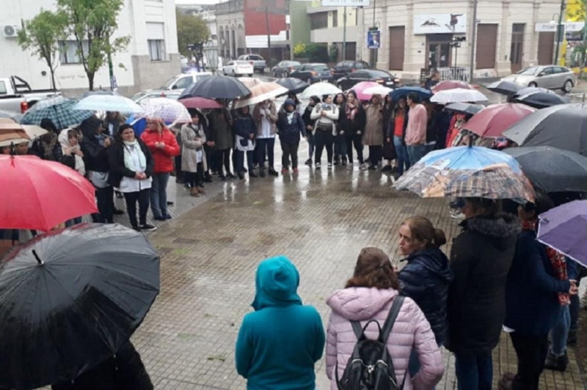 Una maestra terminó internada con ACV tras ser atacada por el papá de un alumno | Actualidad