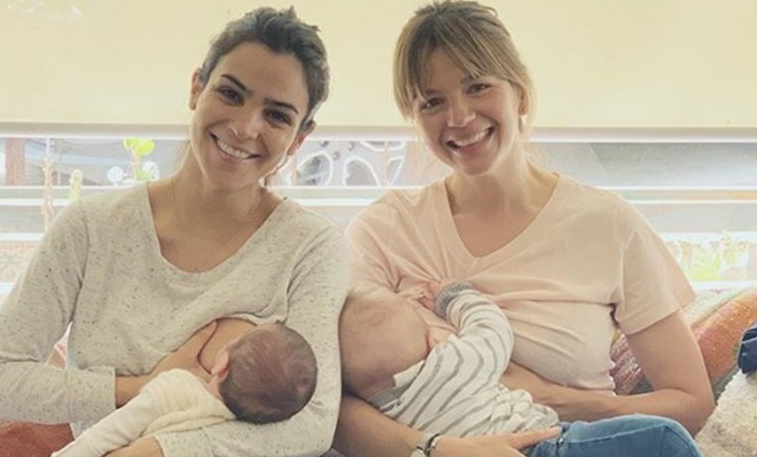 La foto de Agustina Cherri y Marcela Klosterboer amamantando a sus hijos | Espectáculos