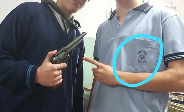 Video escándalo: un alumno le apuntó con un arma a un profesor en plena clase | Actualidad