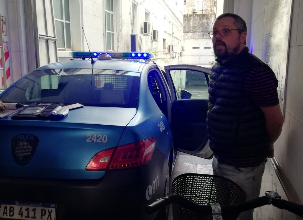 Se llevaron detenido al periodista Martín Rodríguez por cuestionar un operativo policial | Actualidad