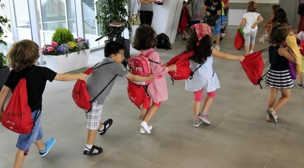 Casi la mitad de los niños no tiene libros y a 2 de cada 10 no le festejan su cumpleaños | Actualidad