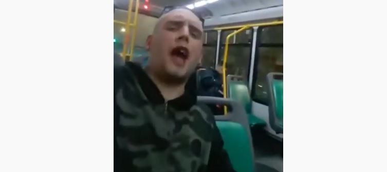 Denuncian a joven que gritó en un colectivo: "¡Aguante el femicidio!" | Actualidad