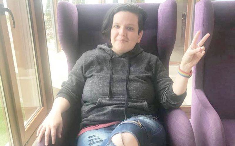 "Libre y feliz, al fin": logró fallo judicial para figurar en el DNI como "no binario" | Actualidad