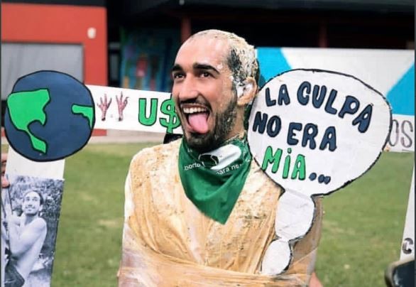 La Universidad Siglo 21 se refirió al alumno disfrazado de "víctima de femicidio" | Actualidad