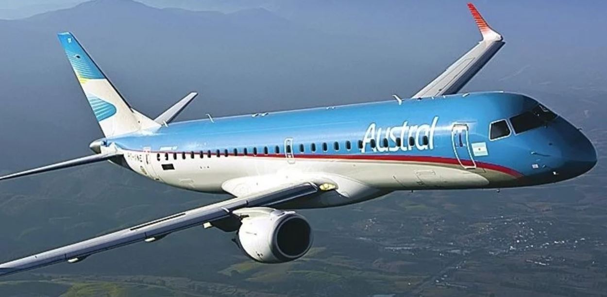 Terror a bordo: por una falla técnica un vuelo de Austral quedó a oscuras | Actualidad