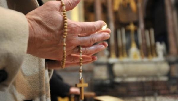 Un joven citó al cura que lo había abusado durante tres años y lo mató | Internacionales