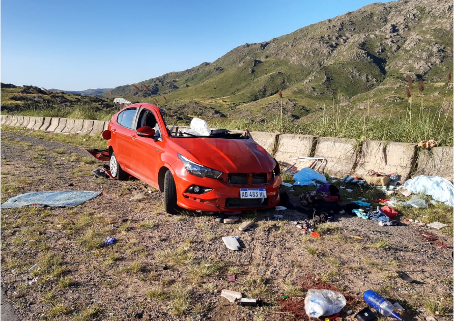 GALERÍA DE IMÁGENES: trágico accidente con 5 muertos en Camino de Altas Cumbres | Córdoba