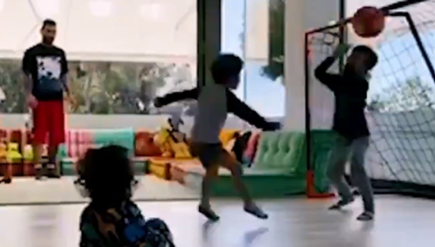 Video: Messi y sus hijos la rompen toda en el living de su casa | Actualidad